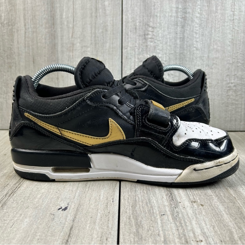 Nike Air Jordan Legacy 312 GS Basketball Black Gold Sneaker Youth Boys Size 6.5Y - Picture 2 of 10